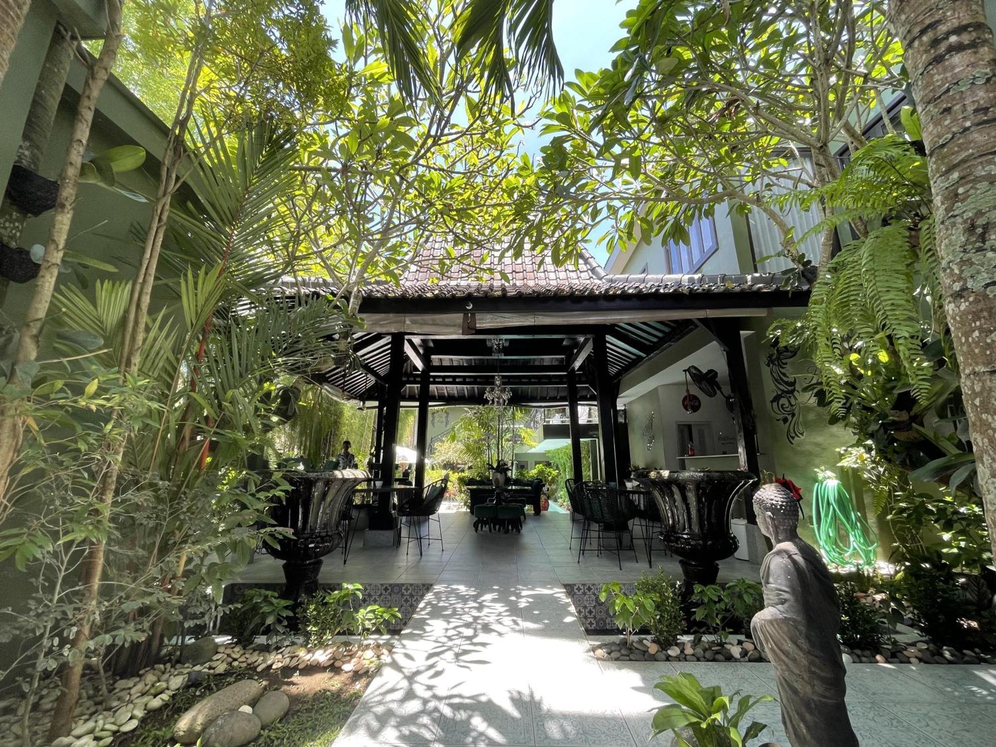 The Lodge Canggu Denpasar  Bagian luar foto