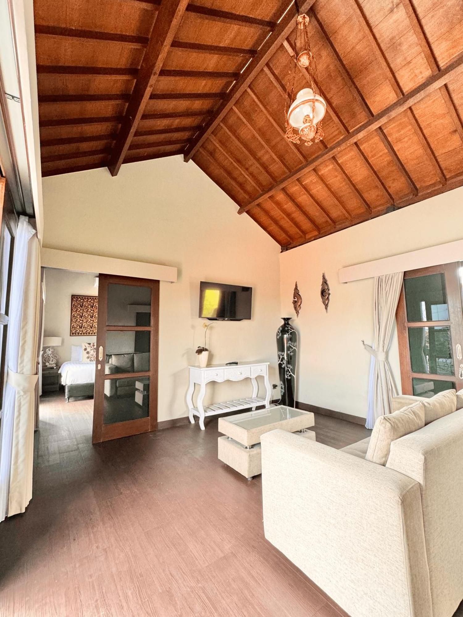 The Lodge Canggu Denpasar  Bagian luar foto
