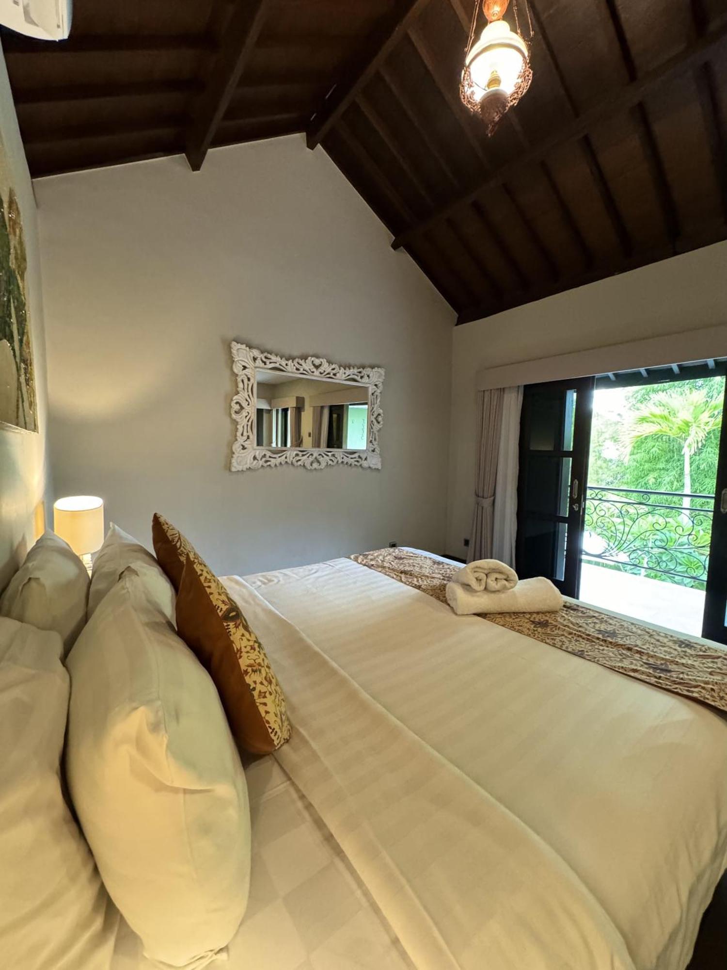 The Lodge Canggu Denpasar  Bagian luar foto